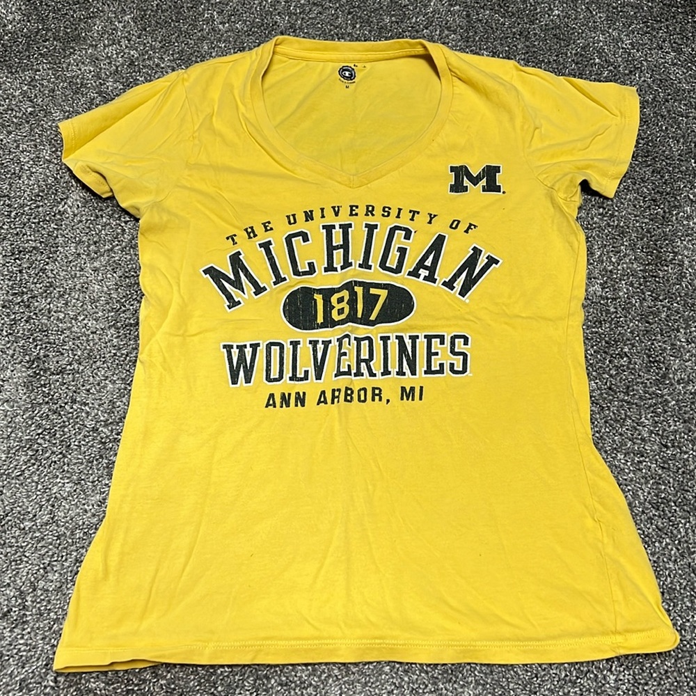 5/$25 Champion Michigan V Neck M